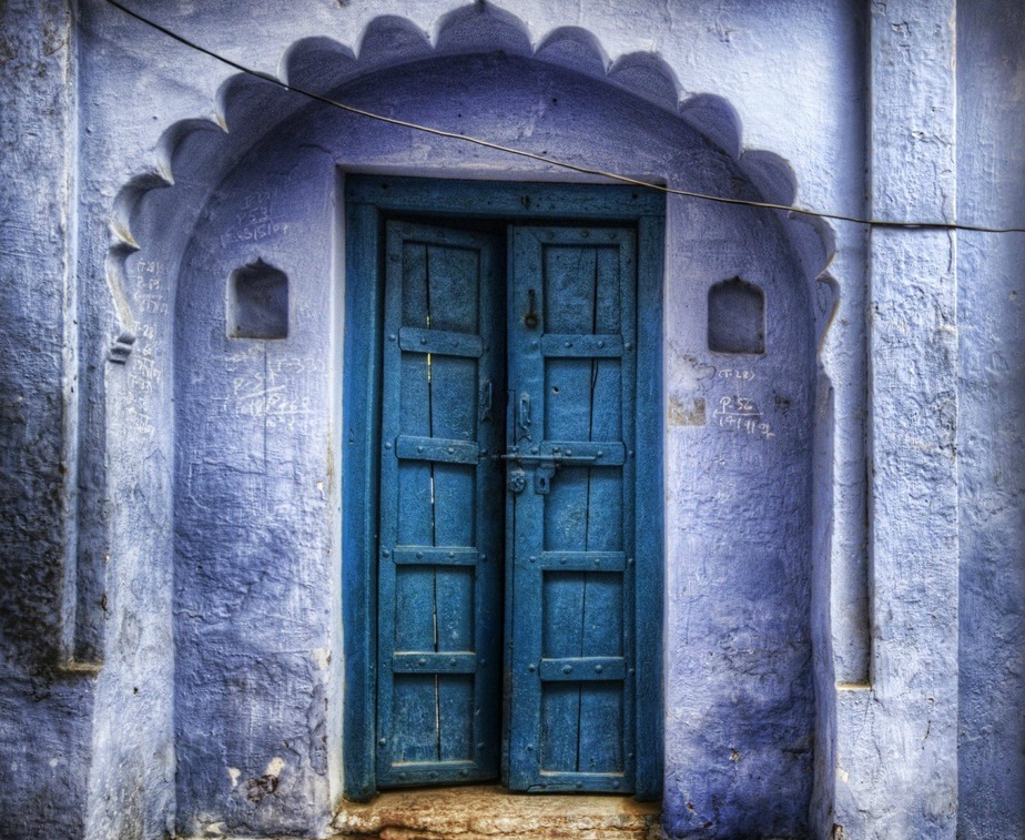 His Blue Door – Hunni AP